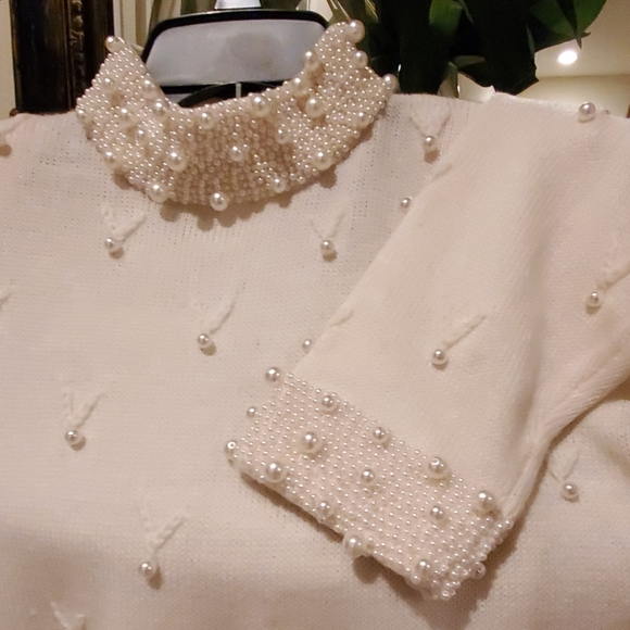 Vintage Pearl Sweater - Picture 6 of 6